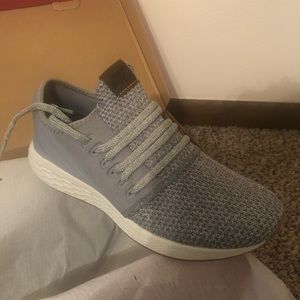 New Balance Women’s size 8 fresh foam sneakers NWT